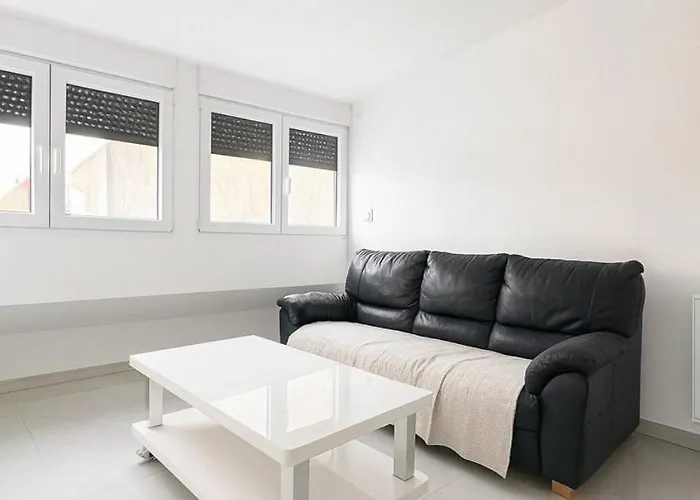 דירה Deluxe Lumineux, Renove, Parking Gratuit, Centre