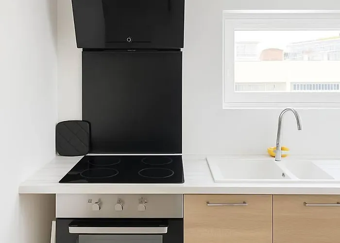 Deluxe Lumineux, Renove, Parking Gratuit, Centre דירה *